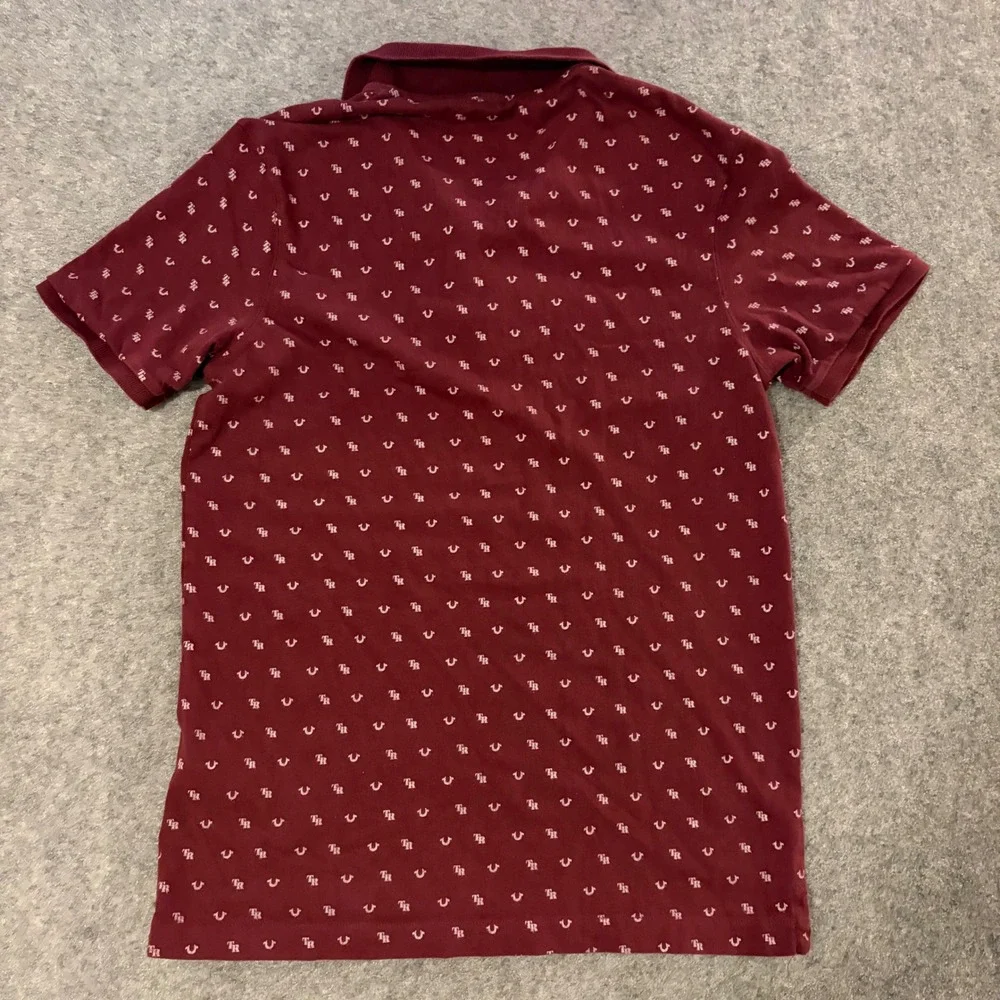 True Religion Polo Shirt Mens Small Burgundy‎ All Over Print Grunge Y2K Skate